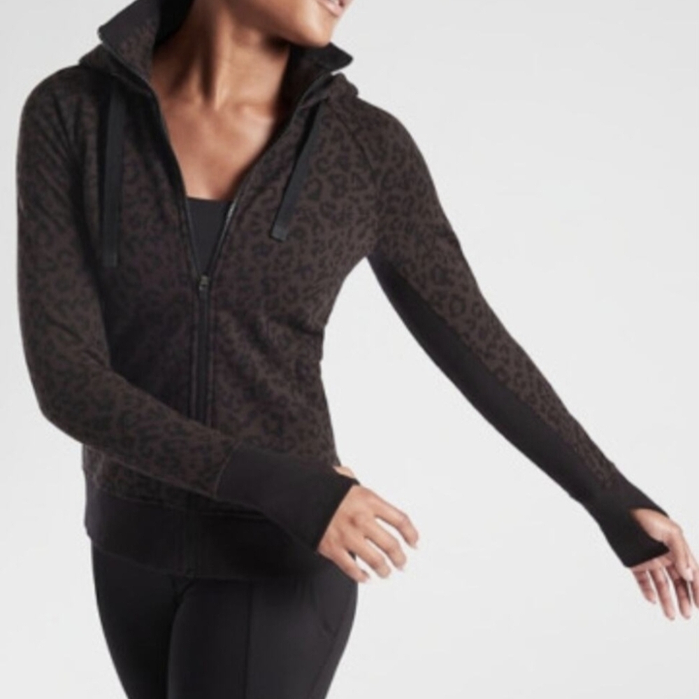 Athleta Triumph Hoodie Leopard Print EUC Size M